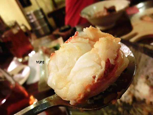 九日味噌燒肉丼專門店：【台中食記】三訪!!! 超犯規巨無霸手臂蝦又霸氣登場(真的是療癒系美食)@九日味噌燒肉丼專門店