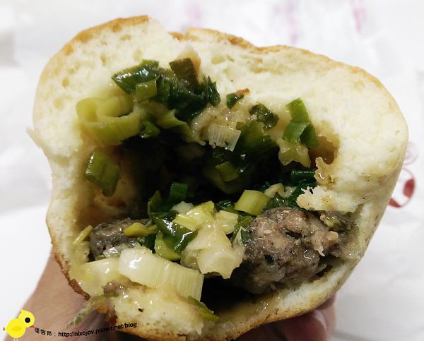 【新莊】缸爐碳烤燒餅舖-包肉的碳烤餐包?烤肉包