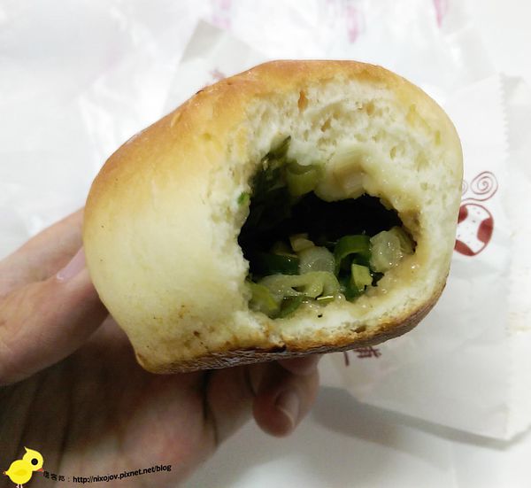 【新莊】缸爐碳烤燒餅舖-包肉的碳烤餐包?烤肉包