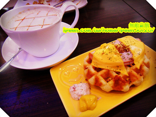 All Pass 歐派 比利時鬆餅：【台南-成大商圈】「超有料」的烈日鬆餅...好吃!《All Pass 歐派 比利時鬆餅》