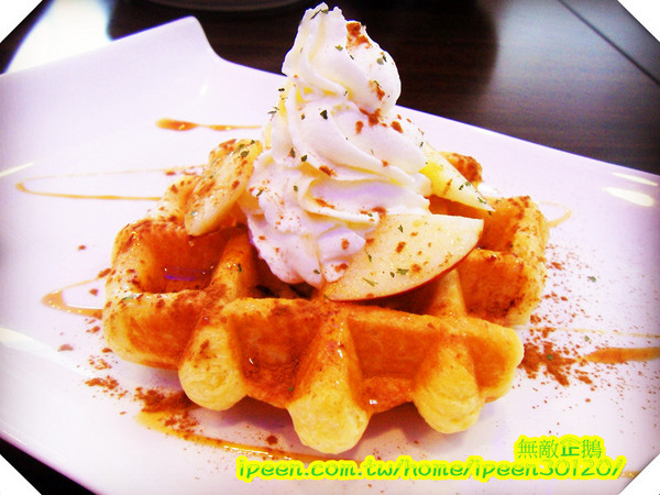 All Pass 歐派 比利時鬆餅：【台南-成大商圈】「超有料」的烈日鬆餅...好吃!《All Pass 歐派 比利時鬆餅》