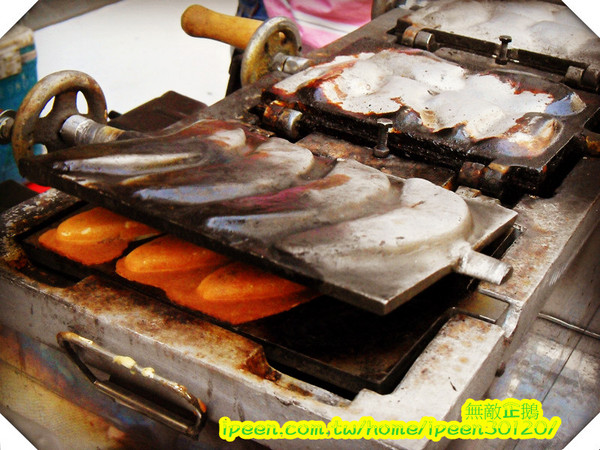 全蕉條雞蛋糕：【台南】創意古早味雞蛋糕! 起司會牽絲耶!~《全蕉條雞蛋糕》