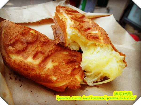 全蕉條雞蛋糕：【台南】創意古早味雞蛋糕! 起司會牽絲耶!~《全蕉條雞蛋糕》