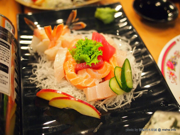 東來屋：【食記】台中Dong Lai Wu東來屋平價啤酒串燒@西屯東海大學BRT東海別墅 : 食材新鮮,烤的還可以,比較建議點海鮮!