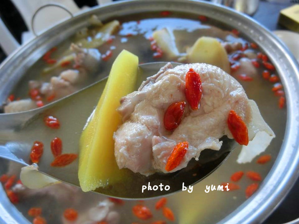 原鄉茶藝土雞城：【邀稿-屏東食記】三地門原住民的在地美食~美味山豬肉、甕仔雞、鴕鳥肉、蜂蛹大餐@原鄉-茶藝土雞城