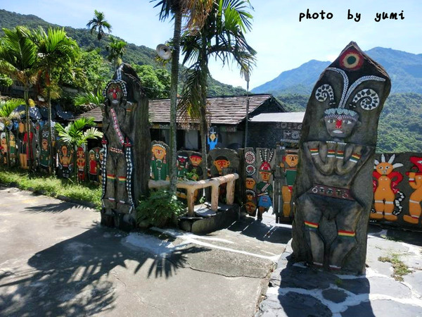 原鄉茶藝土雞城：【邀稿-屏東食記】三地門原住民的在地美食~美味山豬肉、甕仔雞、鴕鳥肉、蜂蛹大餐@原鄉-茶藝土雞城