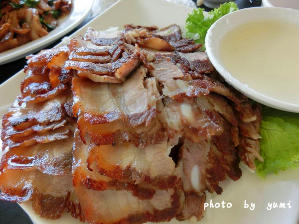 原鄉茶藝土雞城：【邀稿-屏東食記】三地門原住民的在地美食~美味山豬肉、甕仔雞、鴕鳥肉、蜂蛹大餐@原鄉-茶藝土雞城