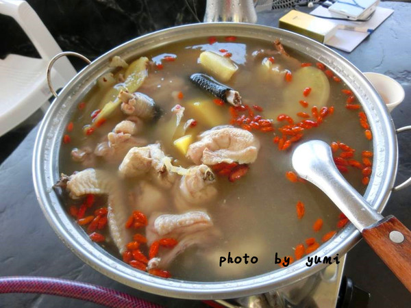 原鄉茶藝土雞城：【邀稿-屏東食記】三地門原住民的在地美食~美味山豬肉、甕仔雞、鴕鳥肉、蜂蛹大餐@原鄉-茶藝土雞城