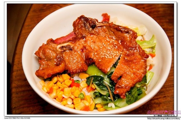 老街懷舊食堂：【美食♥宜蘭】☼ 老街懷舊食堂☼懷舊復古的裝潢，古早味的餐點令人回味無窮♥♥