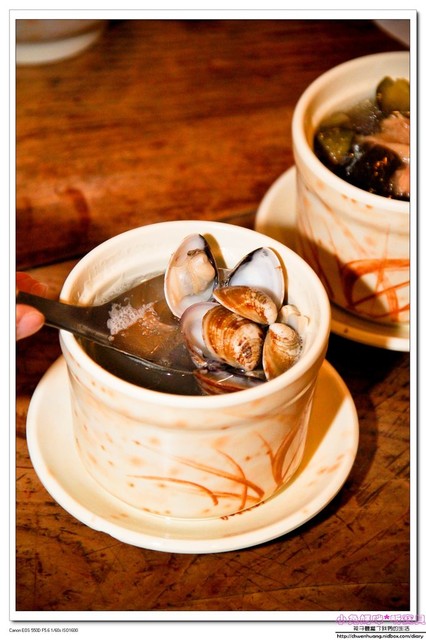 老街懷舊食堂：【美食♥宜蘭】☼ 老街懷舊食堂☼懷舊復古的裝潢，古早味的餐點令人回味無窮♥♥