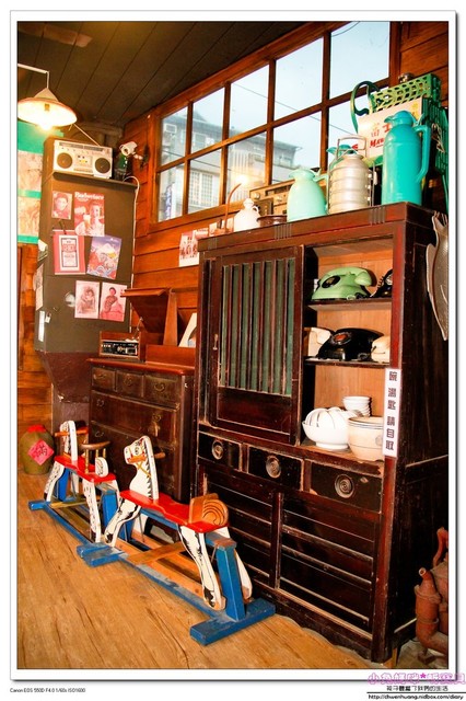 老街懷舊食堂：【美食♥宜蘭】☼ 老街懷舊食堂☼懷舊復古的裝潢，古早味的餐點令人回味無窮♥♥