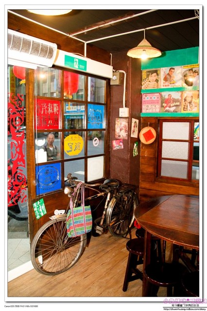 老街懷舊食堂：【美食♥宜蘭】☼ 老街懷舊食堂☼懷舊復古的裝潢，古早味的餐點令人回味無窮♥♥