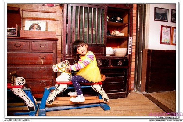 老街懷舊食堂：【美食♥宜蘭】☼ 老街懷舊食堂☼懷舊復古的裝潢，古早味的餐點令人回味無窮♥♥