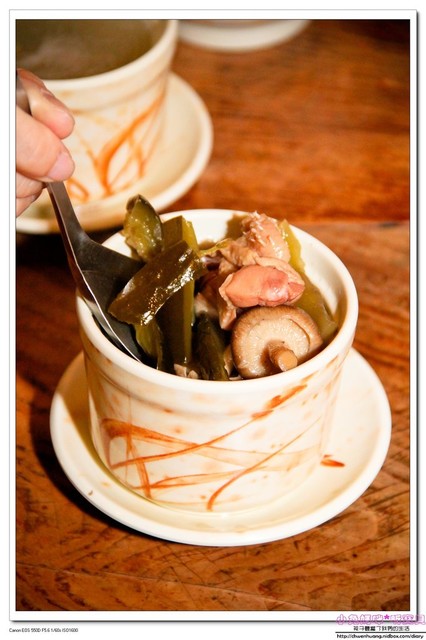 老街懷舊食堂：【美食♥宜蘭】☼ 老街懷舊食堂☼懷舊復古的裝潢，古早味的餐點令人回味無窮♥♥