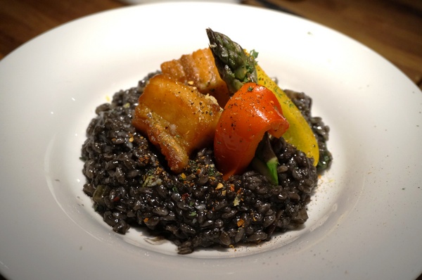 貓下去MEOWVELOUS CAFE：二訪貓下去 : 個性十足的小店~