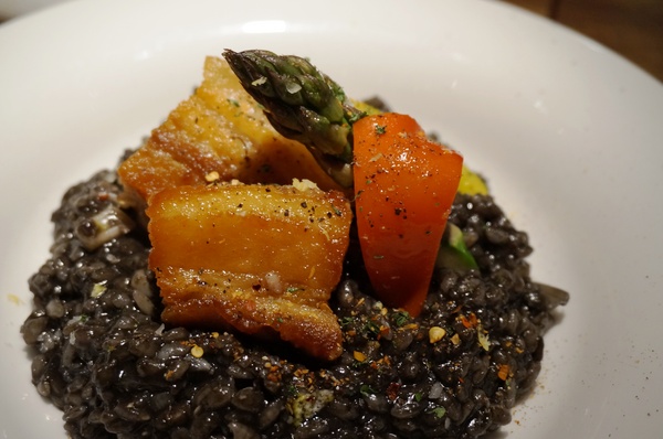 貓下去MEOWVELOUS CAFE：二訪貓下去 : 個性十足的小店~