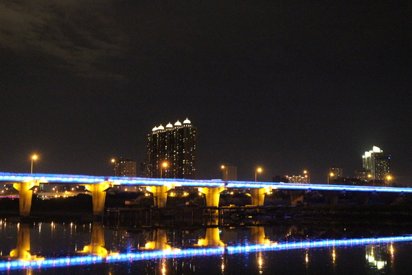 新月橋：新月橋