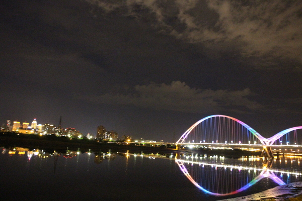 新月橋：新月橋