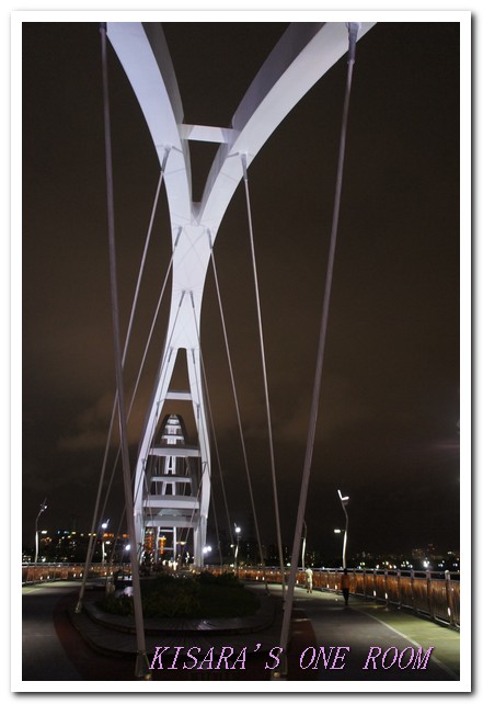 新月橋：大漢溪上的月亮──新北新月橋