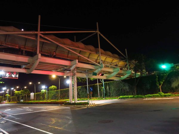 【新莊旅遊】新月橋-散步、河景、美麗橋墩盡收眼底-板橋