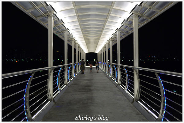 新月橋：新月橋