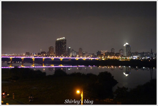 新月橋：新月橋
