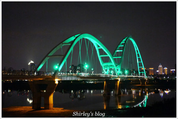 新月橋：新月橋