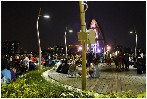 新月橋：新月橋