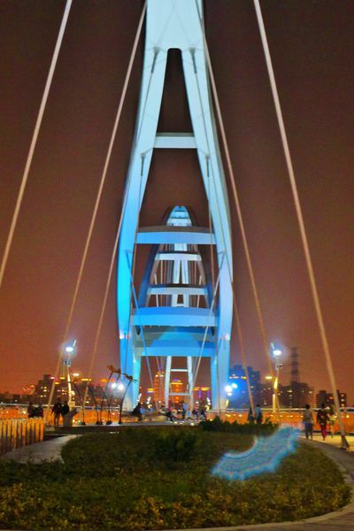 新月橋：新莊-越夜越美麗之璀璨新月橋