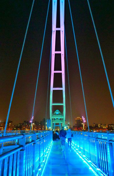 新月橋：新莊-越夜越美麗之璀璨新月橋