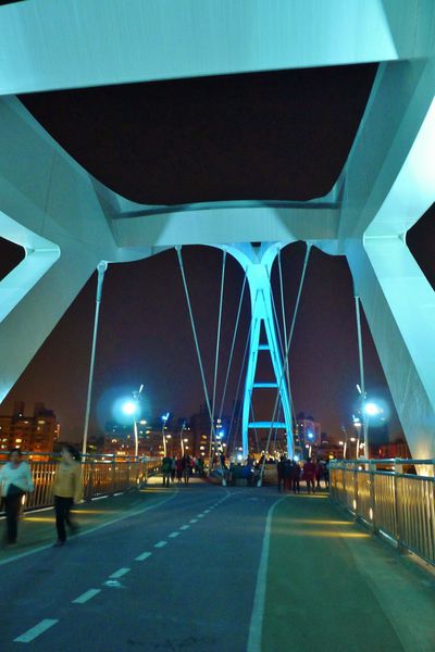 新月橋：新莊-越夜越美麗之璀璨新月橋