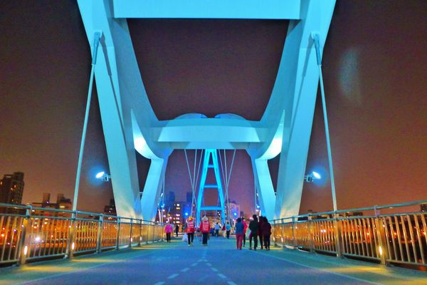 新月橋：新莊-越夜越美麗之璀璨新月橋