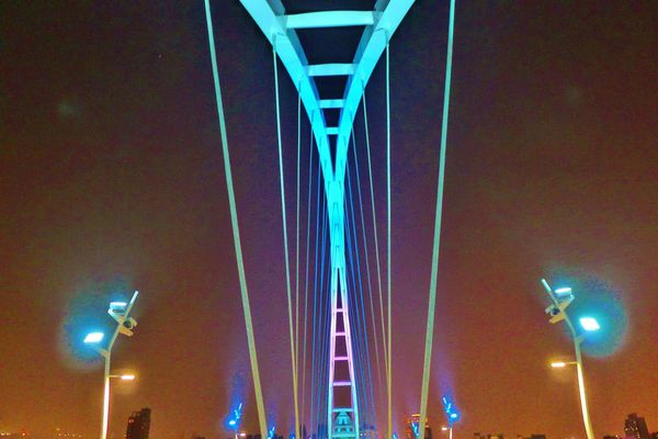 新月橋：新莊-越夜越美麗之璀璨新月橋