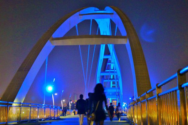 新月橋：新莊-越夜越美麗之璀璨新月橋