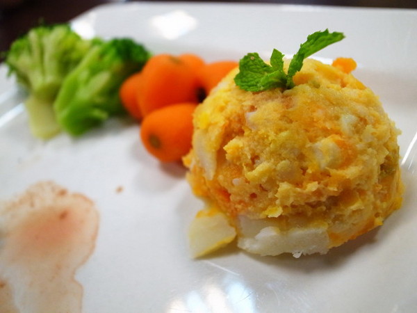 鐵牛原味碳烤牛排：<新北|板橋>嚴選美國CHOICE等級牛肉~平價牛排佼佼者~鐵牛原味碳烤牛排(邀約)