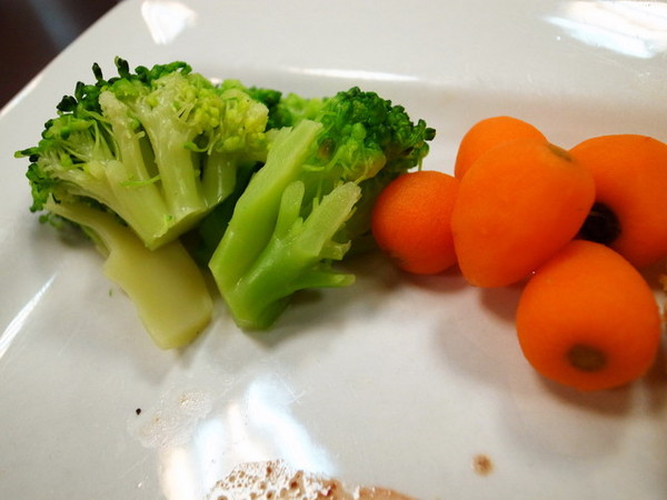 鐵牛原味碳烤牛排：<新北|板橋>嚴選美國CHOICE等級牛肉~平價牛排佼佼者~鐵牛原味碳烤牛排(邀約)