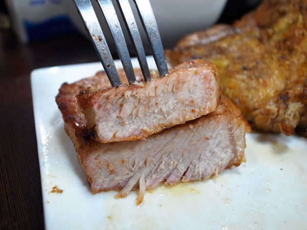 鐵牛原味碳烤牛排：<新北|板橋>嚴選美國CHOICE等級牛肉~平價牛排佼佼者~鐵牛原味碳烤牛排(邀約)