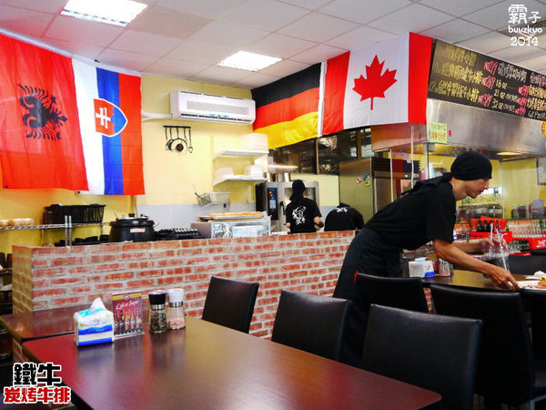 鐵牛原味碳烤牛排:鐵牛原味炭烤牛排,櫻桃鴨胸肉真是令人激賞阿~~