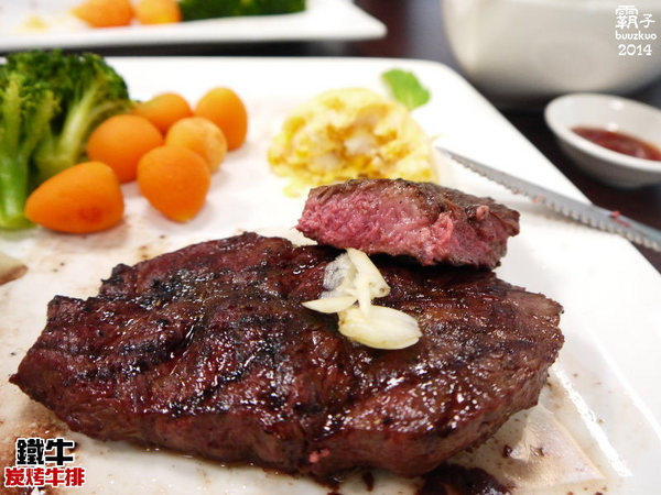 鐵牛原味碳烤牛排:鐵牛原味炭烤牛排,櫻桃鴨胸肉真是令人激賞阿~~