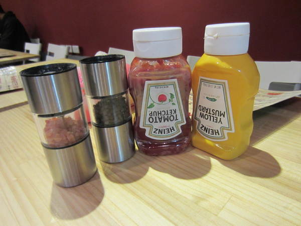 怪獸牛排屋：【橘子雞排】中山捷運站-美式風格之怪獸牛排屋~