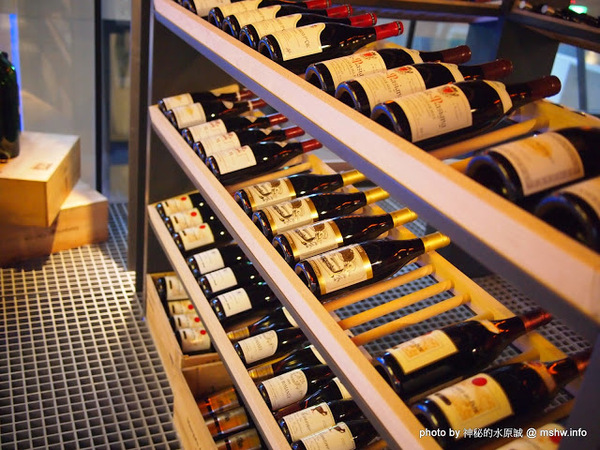 Beluga Restaurant&Bar(Beluga 法式餐酒館)：【食記】台中Beluga Restaurant & Bar 法式餐酒館@西屯 : 炫彩奪目,低調中帶點奢華!米其林等級的南法美味