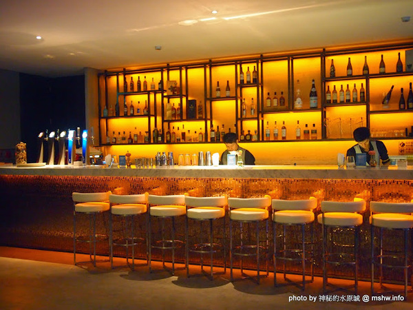 Beluga Restaurant&Bar(Beluga 法式餐酒館)：【食記】台中Beluga Restaurant & Bar 法式餐酒館@西屯 : 炫彩奪目,低調中帶點奢華!米其林等級的南法美味