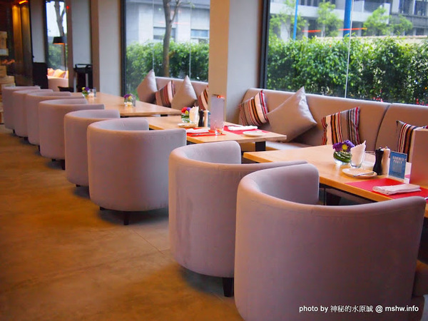 Beluga Restaurant&Bar(Beluga 法式餐酒館)：【食記】台中Beluga Restaurant & Bar 法式餐酒館@西屯 : 炫彩奪目,低調中帶點奢華!米其林等級的南法美味