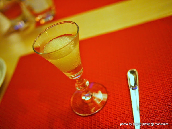 Beluga Restaurant&Bar(Beluga 法式餐酒館)：【食記】台中Beluga Restaurant & Bar 法式餐酒館@西屯 : 炫彩奪目,低調中帶點奢華!米其林等級的南法美味