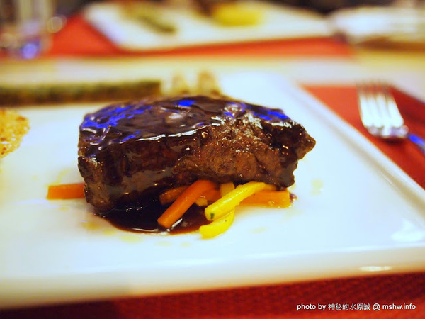 Beluga Restaurant&Bar(Beluga 法式餐酒館)：【食記】台中Beluga Restaurant & Bar 法式餐酒館@西屯 : 炫彩奪目,低調中帶點奢華!米其林等級的南法美味