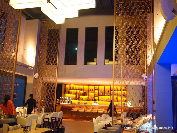 Beluga Restaurant&Bar(Beluga 法式餐酒館)：【食記】台中Beluga Restaurant & Bar 法式餐酒館@西屯 : 炫彩奪目,低調中帶點奢華!米其林等級的南法美味