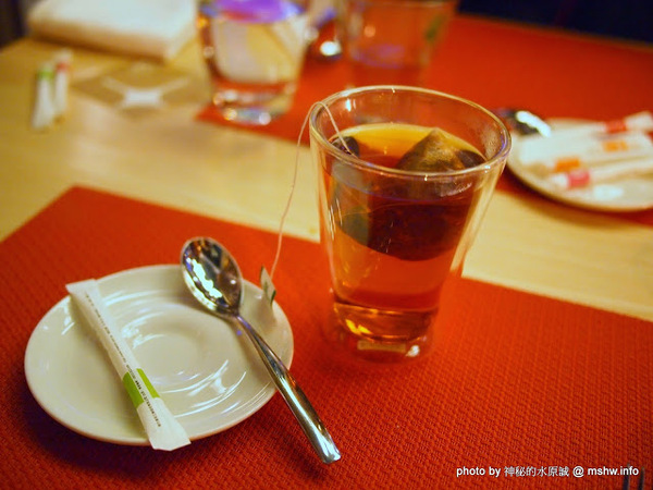 Beluga Restaurant&Bar(Beluga 法式餐酒館)：【食記】台中Beluga Restaurant & Bar 法式餐酒館@西屯 : 炫彩奪目,低調中帶點奢華!米其林等級的南法美味