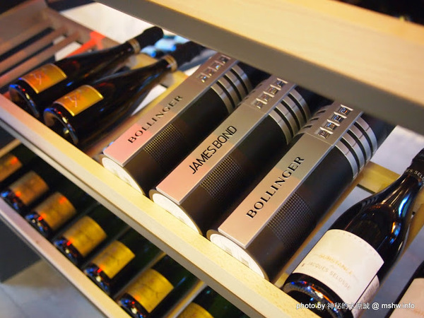 Beluga Restaurant&Bar(Beluga 法式餐酒館)：【食記】台中Beluga Restaurant & Bar 法式餐酒館@西屯 : 炫彩奪目,低調中帶點奢華!米其林等級的南法美味