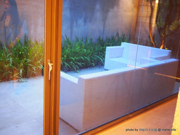 Beluga Restaurant&Bar(Beluga 法式餐酒館)：【食記】台中Beluga Restaurant & Bar 法式餐酒館@西屯 : 炫彩奪目,低調中帶點奢華!米其林等級的南法美味