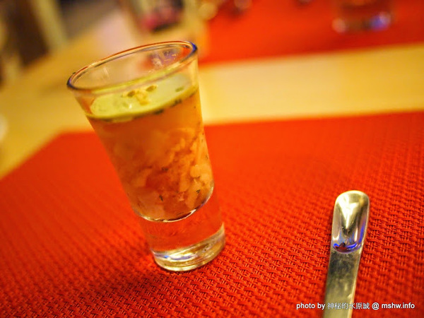 Beluga Restaurant&Bar(Beluga 法式餐酒館)：【食記】台中Beluga Restaurant & Bar 法式餐酒館@西屯 : 炫彩奪目,低調中帶點奢華!米其林等級的南法美味